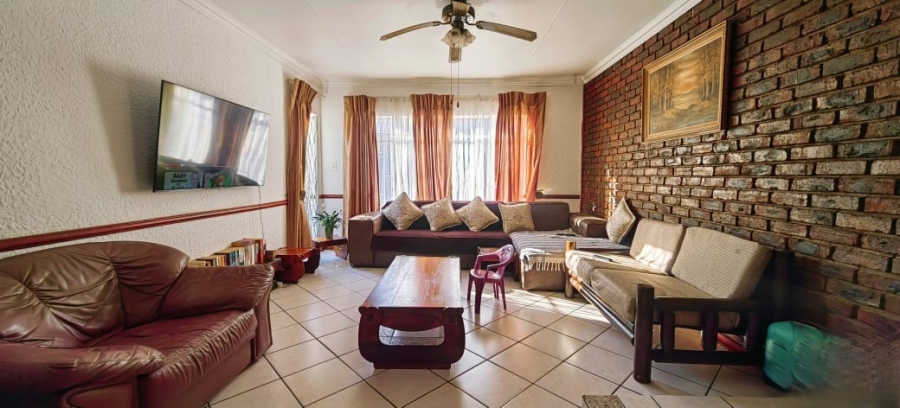 4 Bedroom Property for Sale in Miederpark North West